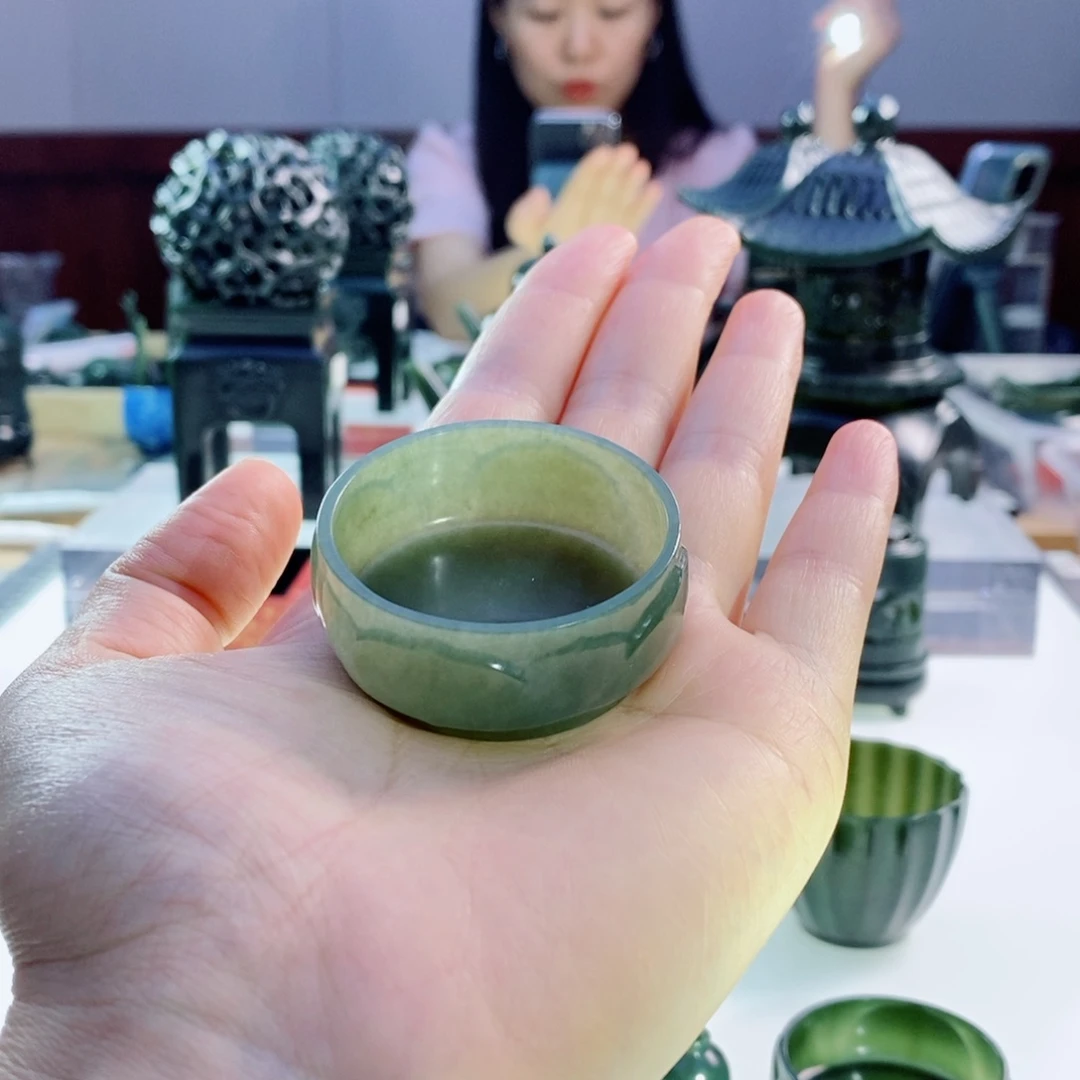 未镶嵌和田玉（青玉）摆件
