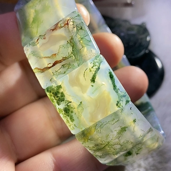 夏***冰玛瑙/玉髓颈饰未镶嵌