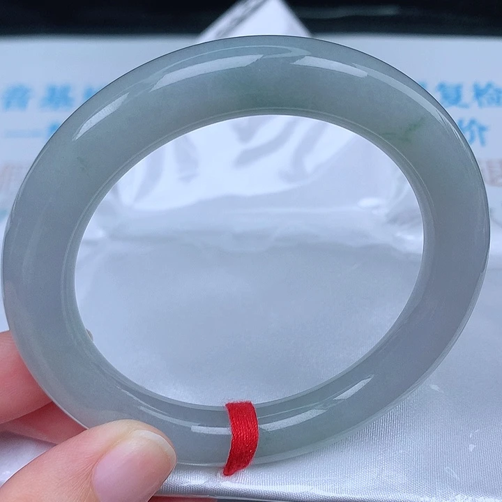 未镶嵌手镯（圆镯）翡翠天然