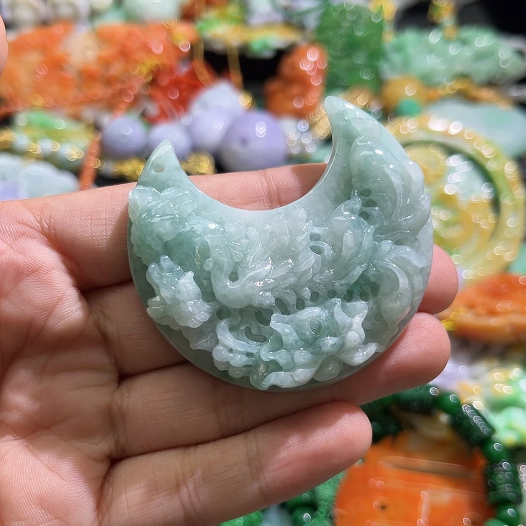 翡翠未镶嵌颈饰待编织