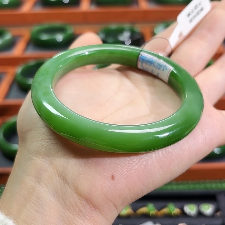 和田玉（碧玉）未镶嵌手镯