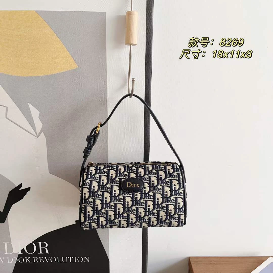 8269刺绣单肩【尺寸17*7.5*11】斜挎包百搭