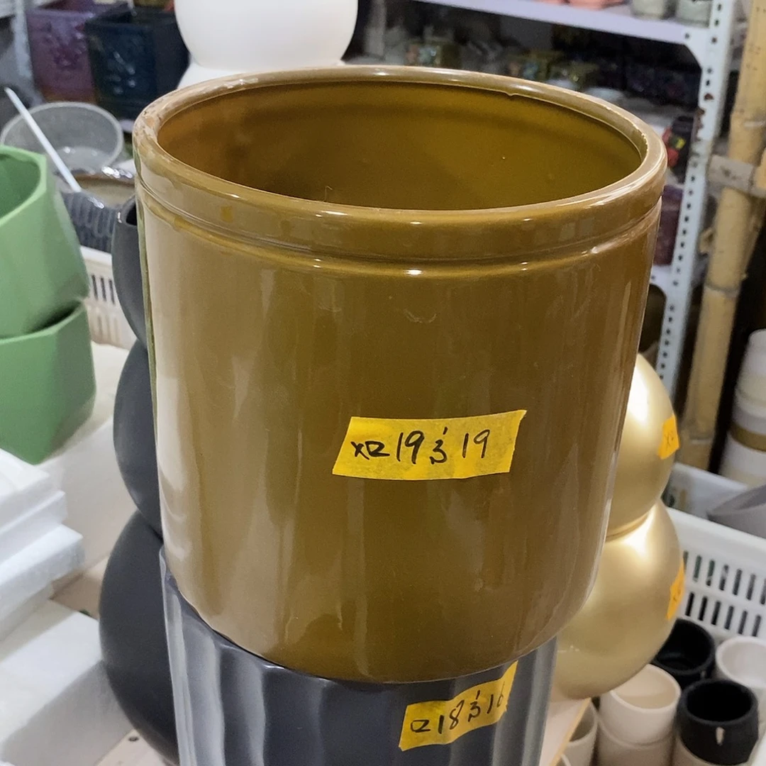 摆件陶盆有孔 瑕疵介意勿拍