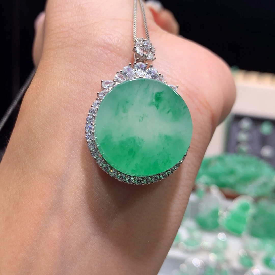 颈饰银S925镶嵌石英质玉（非洲翠）