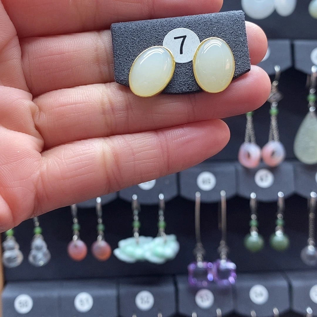 开***果和田玉银S925镶嵌耳饰