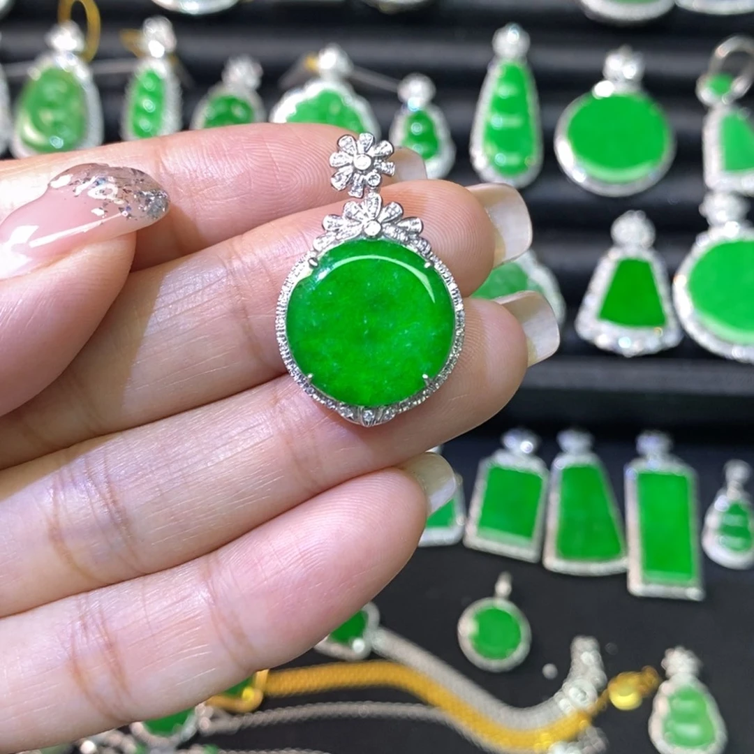 翡翠吊坠(不含链)18K金镶嵌吊坠