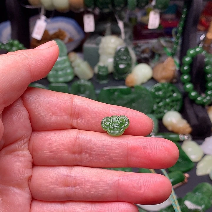 紫***️和田玉未镶嵌颈饰