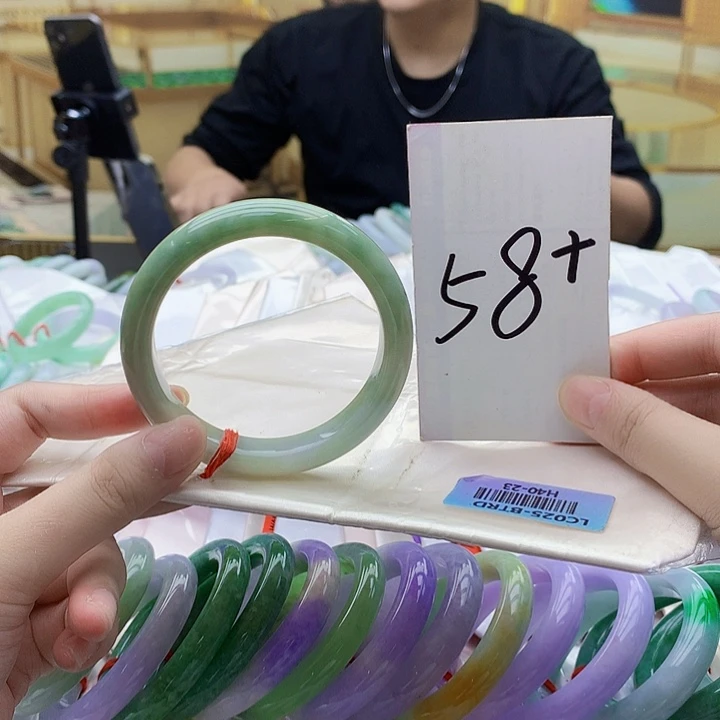 翡翠未镶嵌手镯hh