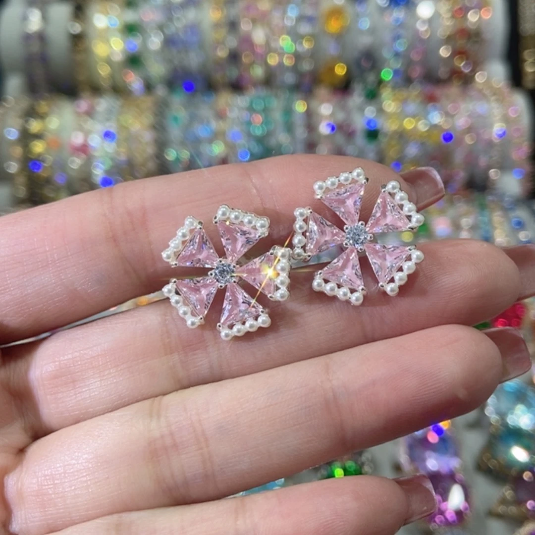 66锆石（处理）耳钉