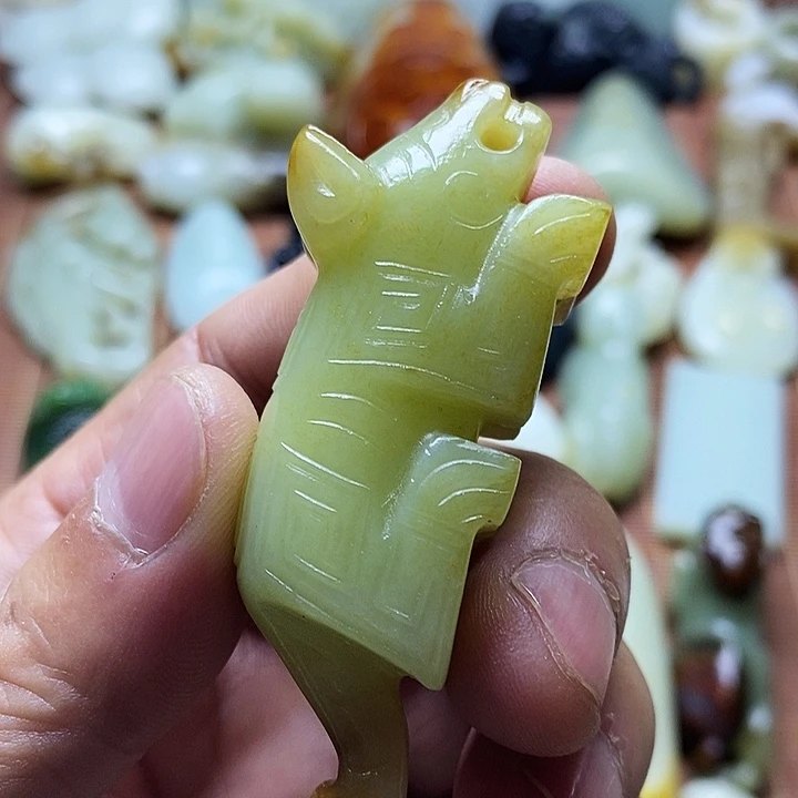 和田玉未镶嵌挂件