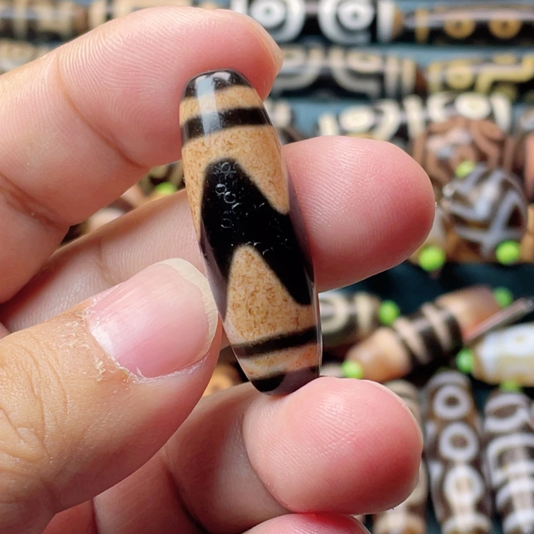 单***爸玛瑙/玉髓未镶嵌颈饰朱砂牙牙