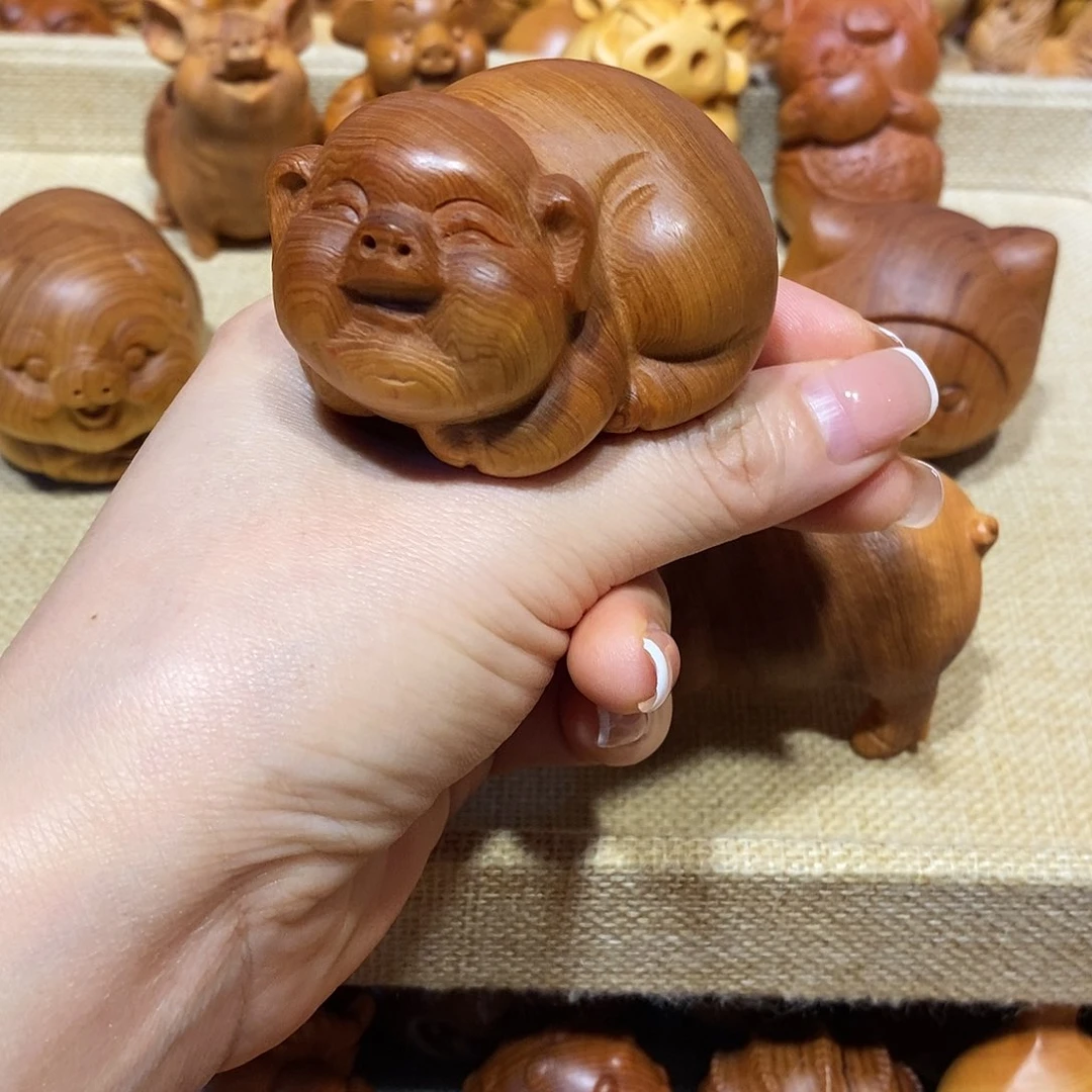 柏木（崖柏）她*社崖柏手把件，猪