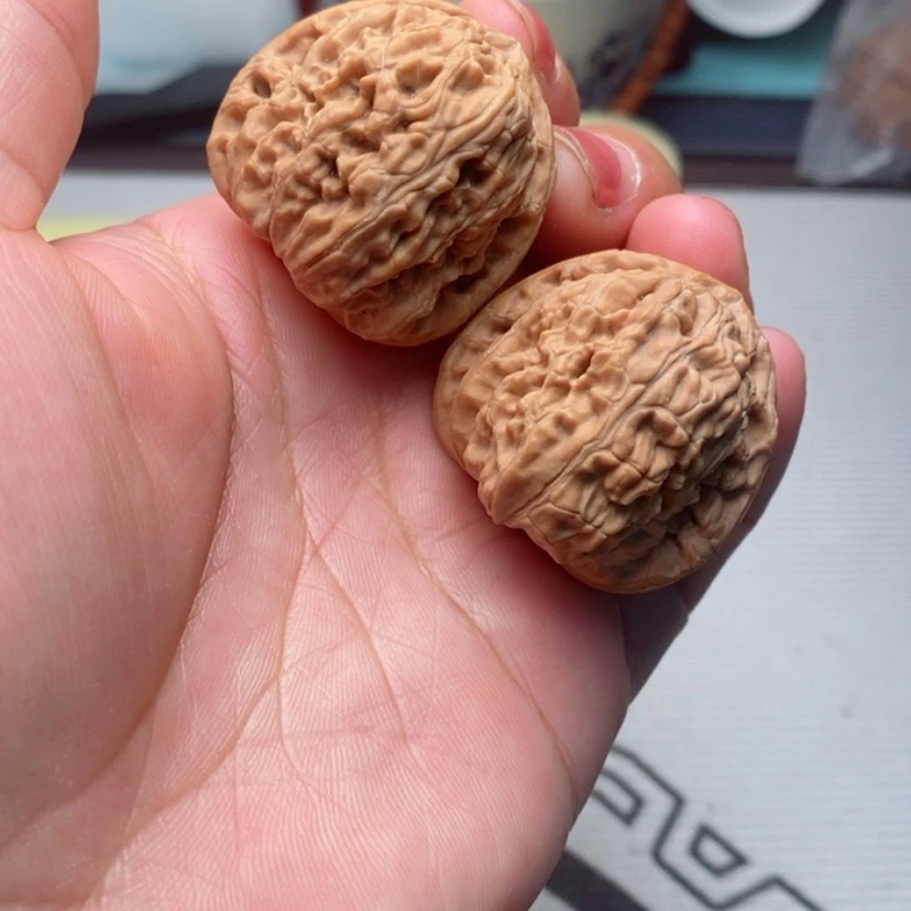 【闪购商品】文玩核桃吊坠白狮子核桃