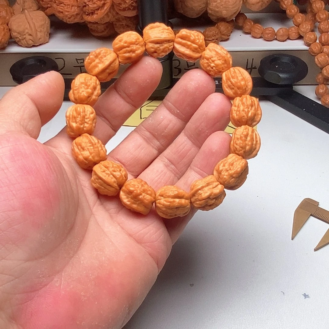 枣木文玩核桃1.6金蝉