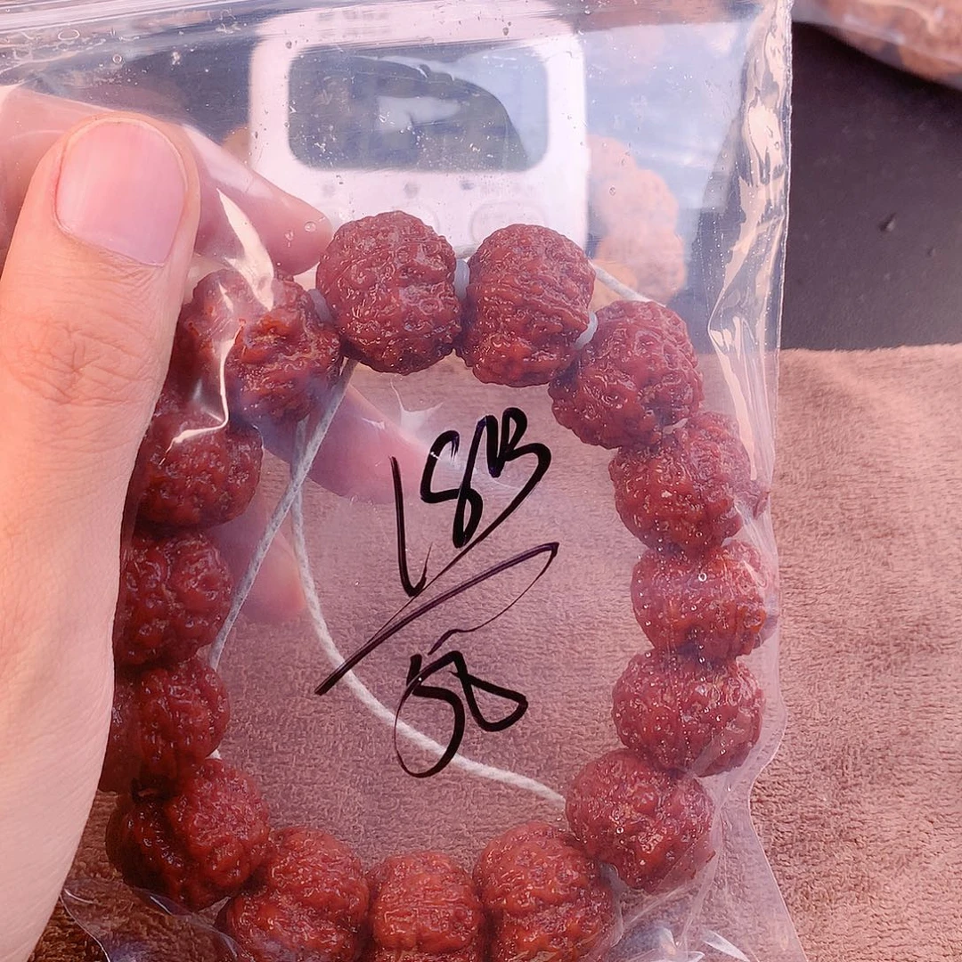 Z***4手串金刚菩提18————-