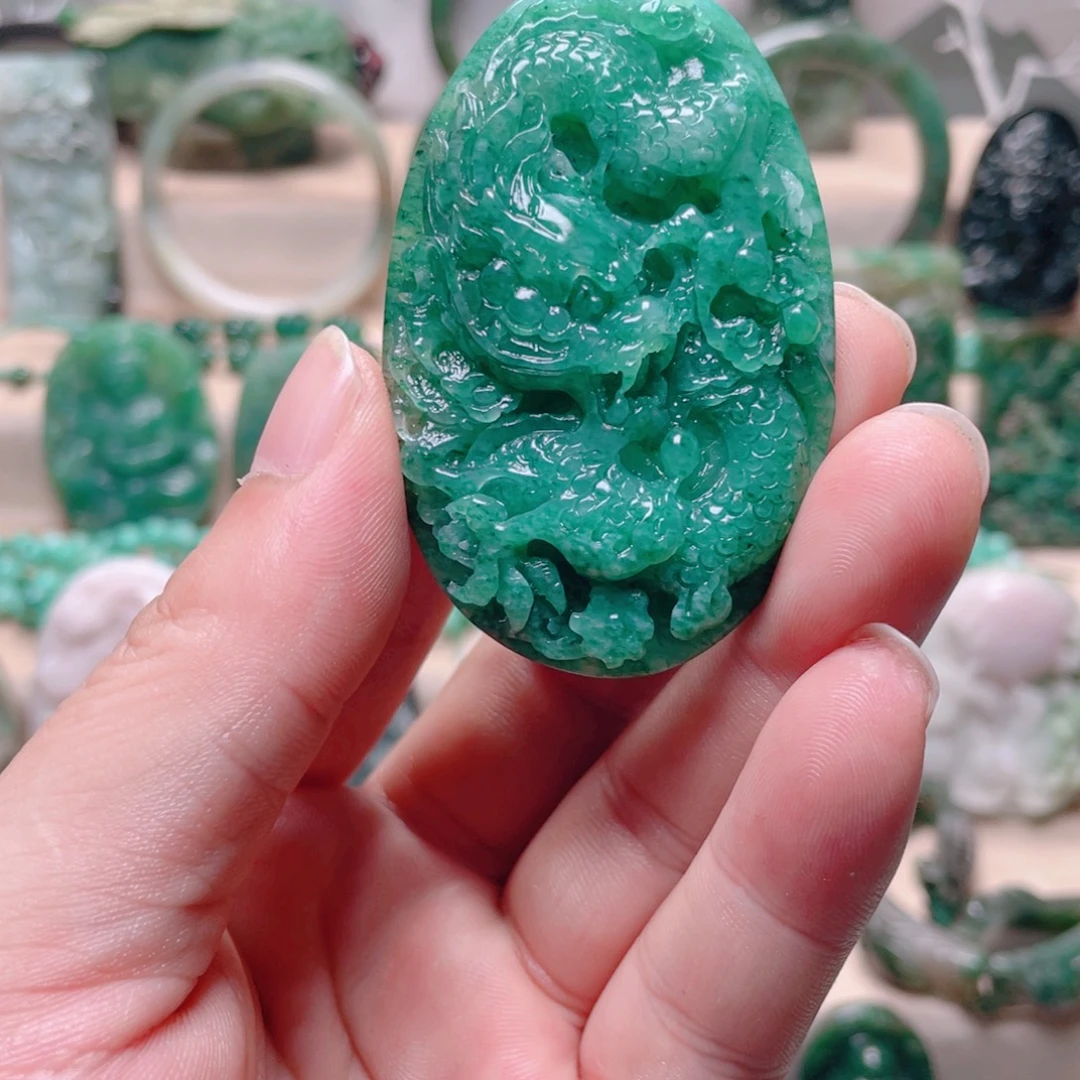 斐***力独山玉未镶嵌颈饰