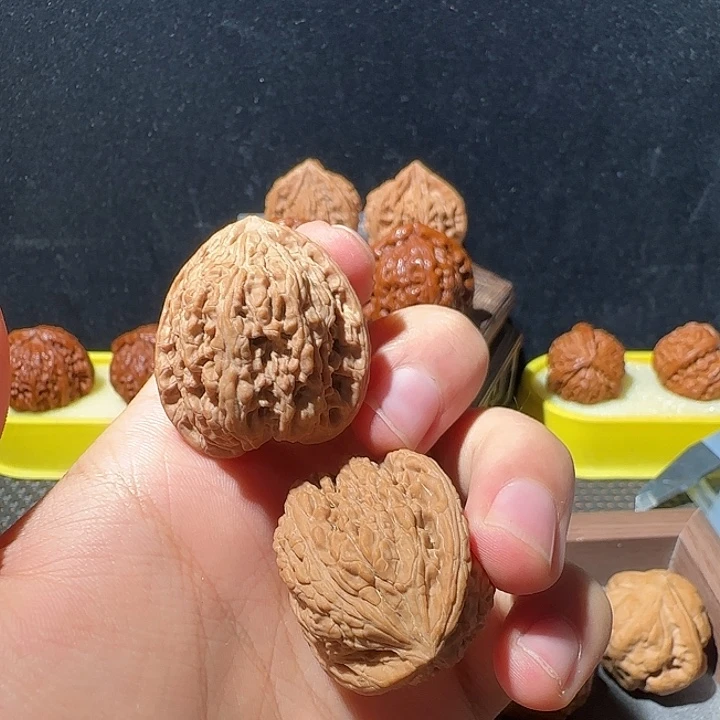 冬***兰文玩核桃吊坠承德密纹