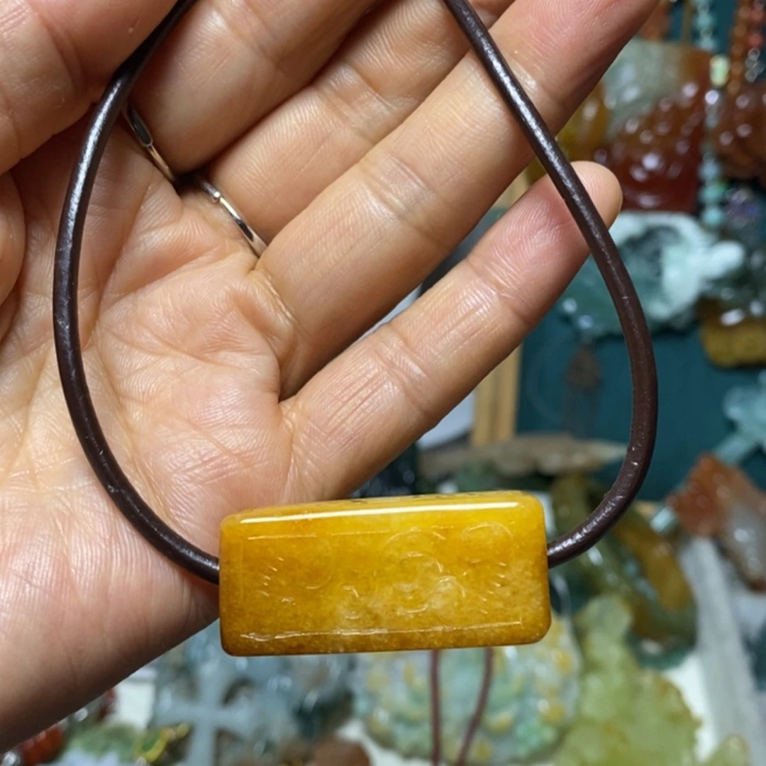 【闪购商品】翡翠吊坠(赠链)未镶嵌