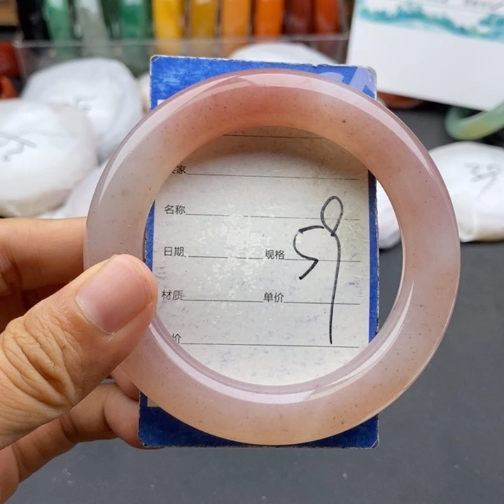 未镶嵌手镯石英质玉