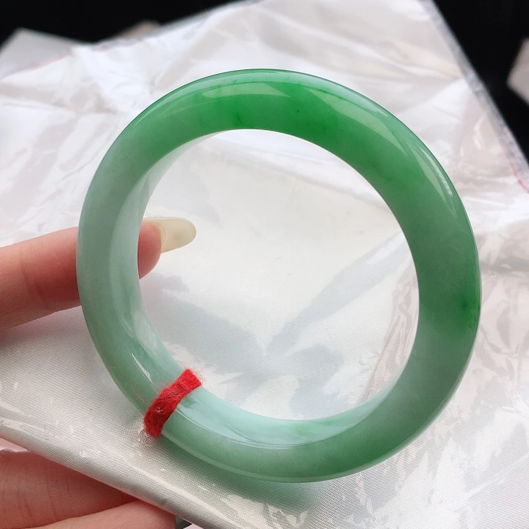 翡翠手镯未镶嵌『****计54圈口881791