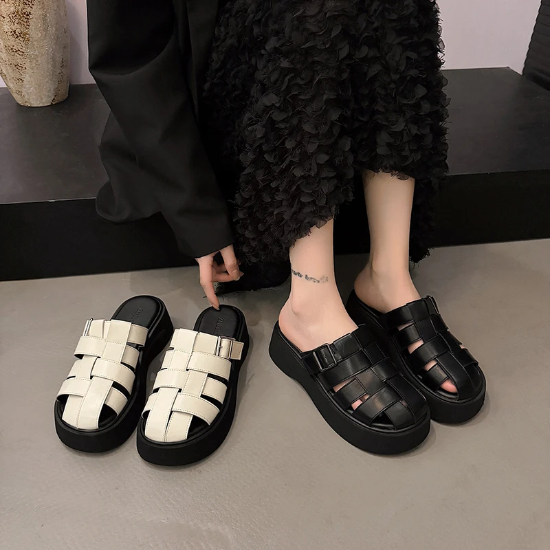 啄木鸟包头半拖鞋女夏季新款镂空编织百搭厚底踩屎感增高罗马凉鞋