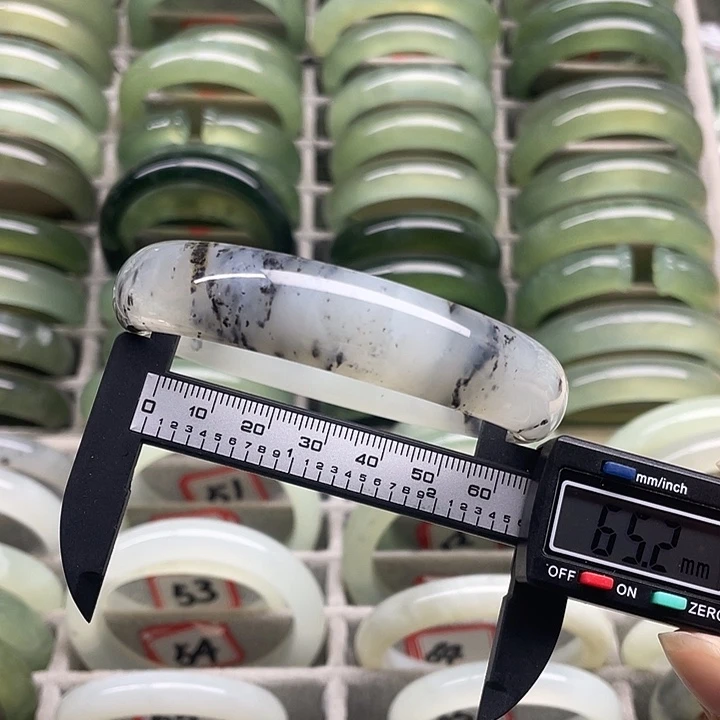 蛇纹石玉未镶嵌手镯57