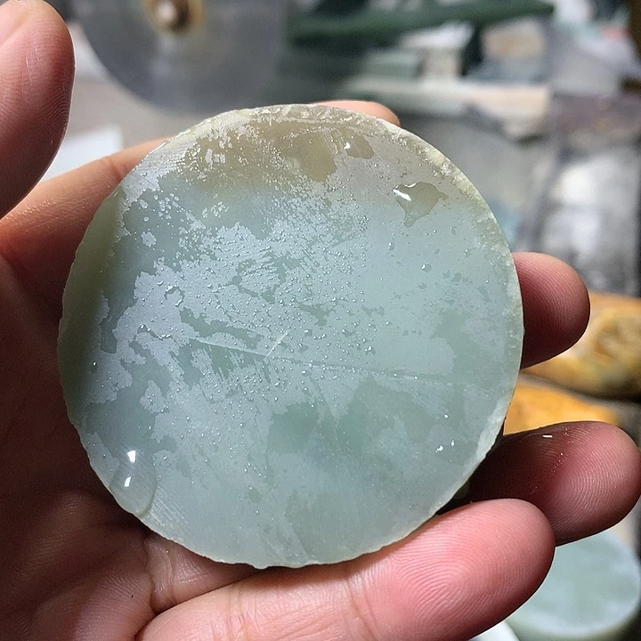 颈饰未镶嵌和田玉（糖玉）