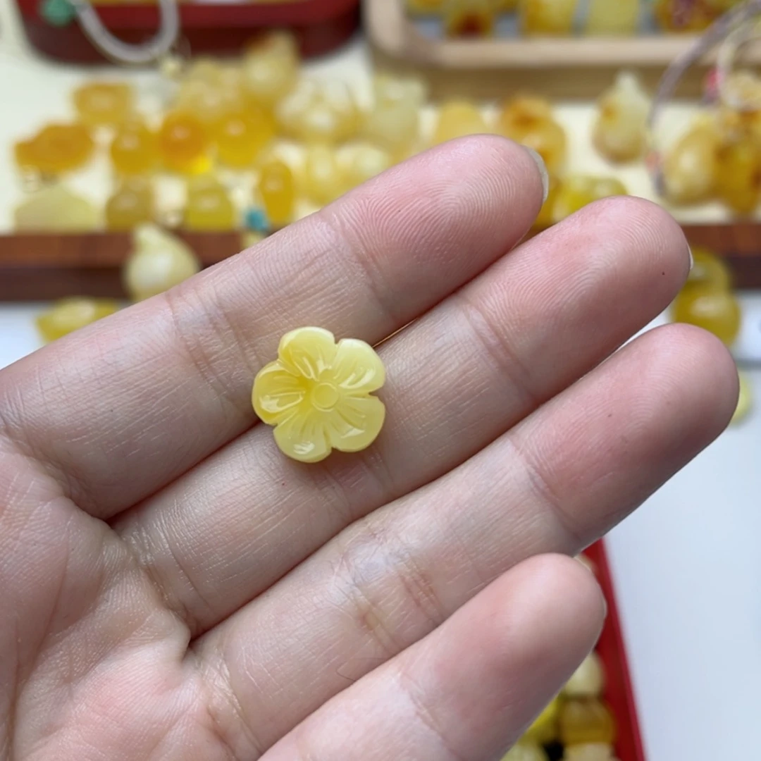 【闪购商品】蜜蜡裸石未镶嵌配饰