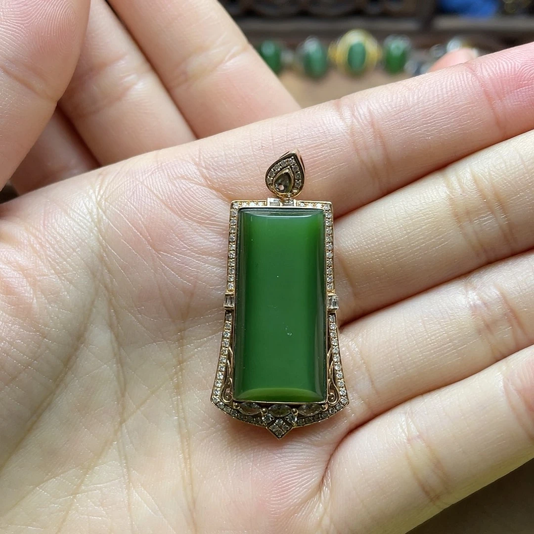 和田玉（碧玉）18K金镶嵌颈饰