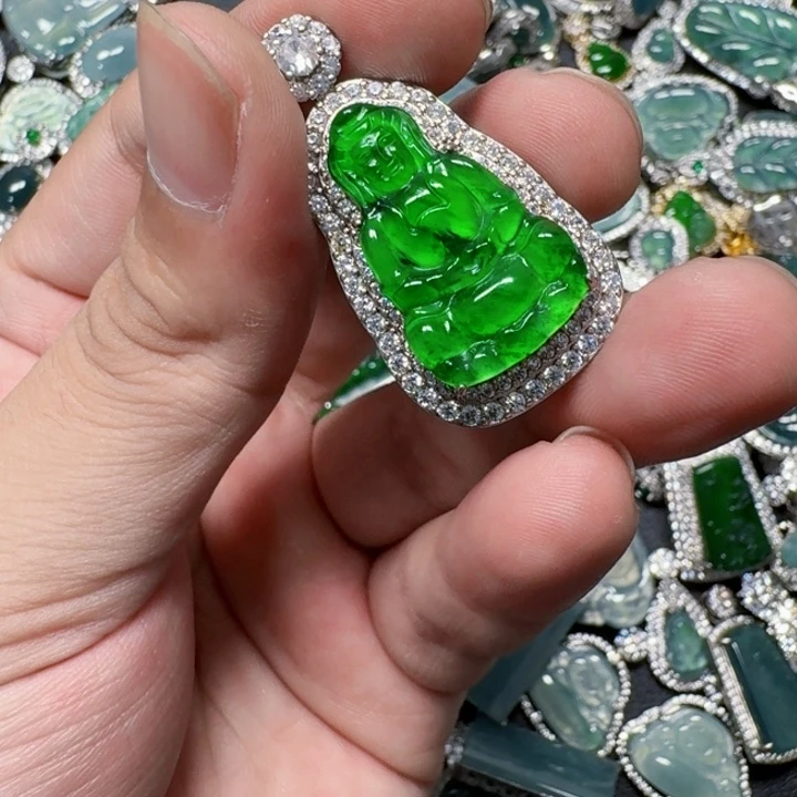 翡翠未镶嵌颈饰天然A货翡翠放漏