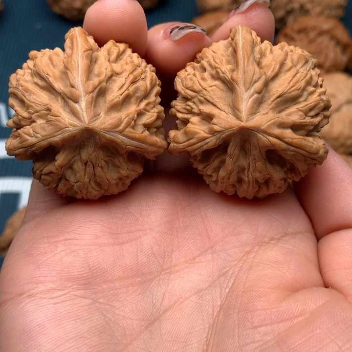 文玩核桃吊坠御龙