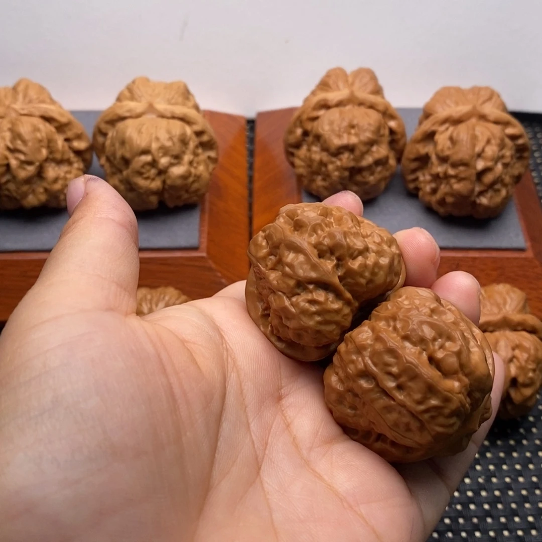 大****文玩核桃把件边37左右