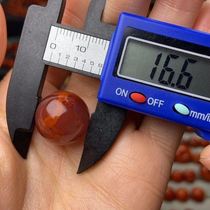 南红玛瑙配饰未镶嵌