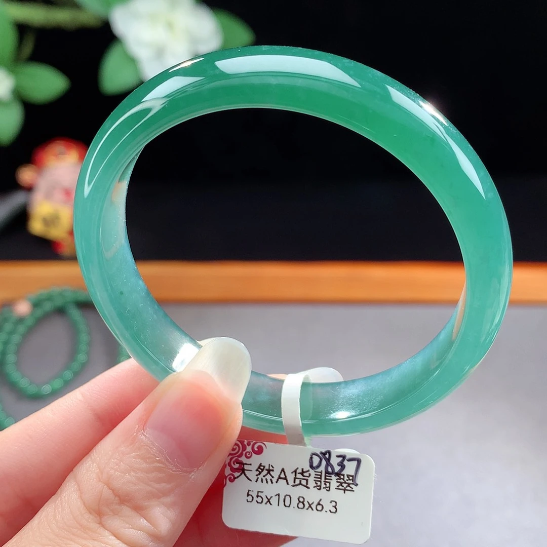 未镶嵌手镯（圆镯）翡翠