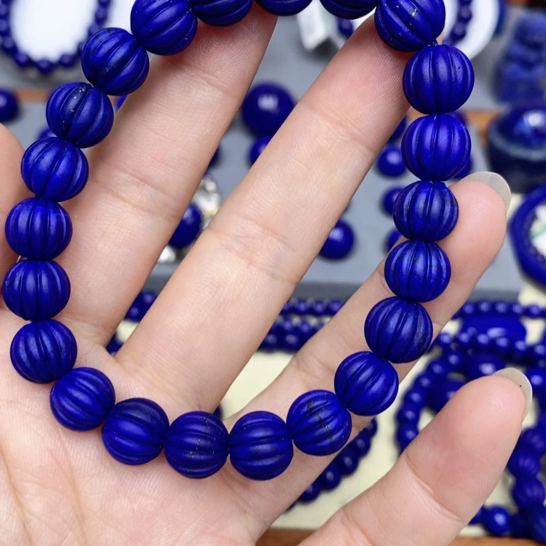 央***央青金石未镶嵌颈饰