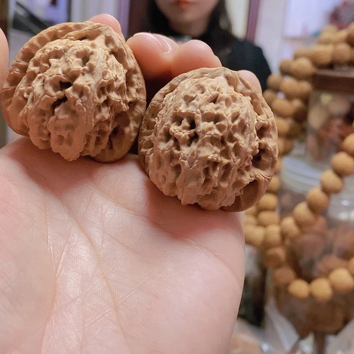 【闪购商品】文玩核桃把件40白狮子油