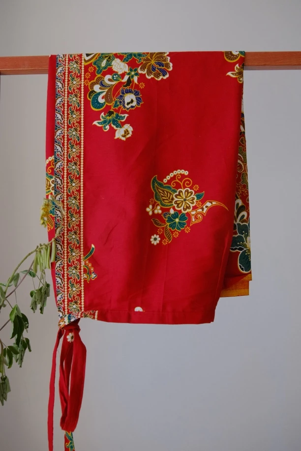小众个性旅行穿搭，中国风服饰红色一片式裙，泰国老挝东南亚半身裙