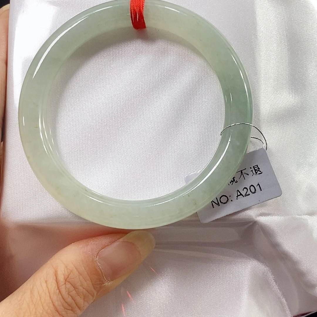 未镶嵌手镯翡翠手镯