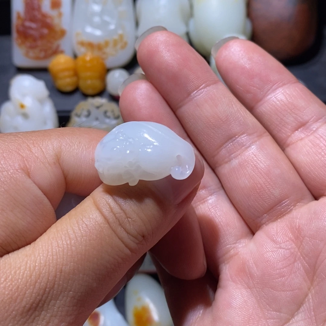 *****和田玉未镶嵌颈饰