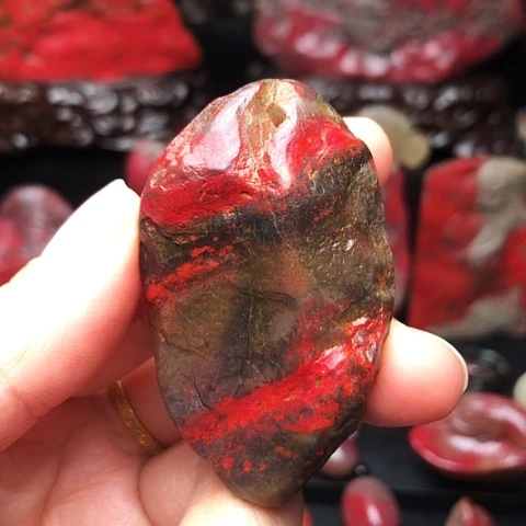昌化鸡血石昌化鸡血石原石