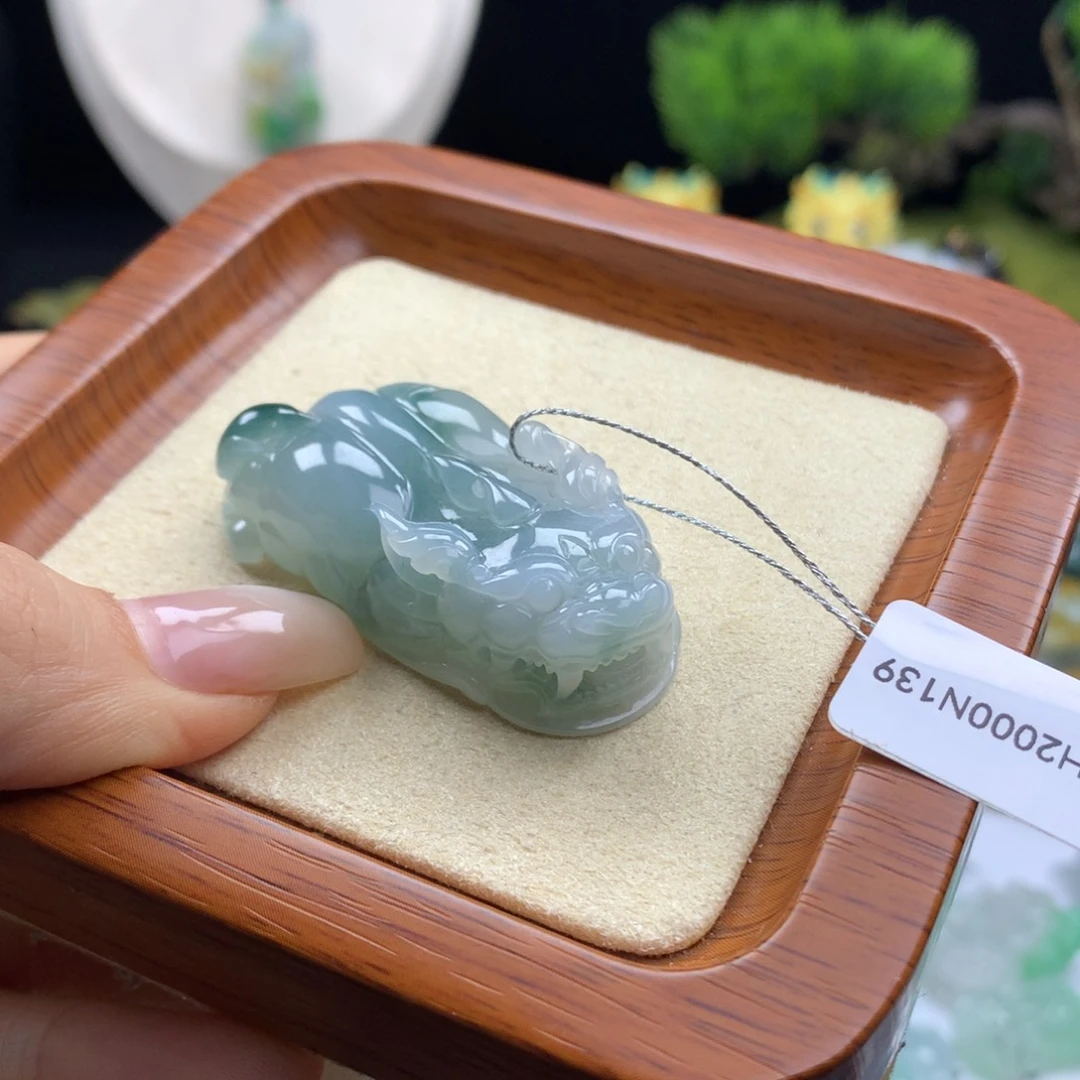 翡翠未镶嵌颈饰36