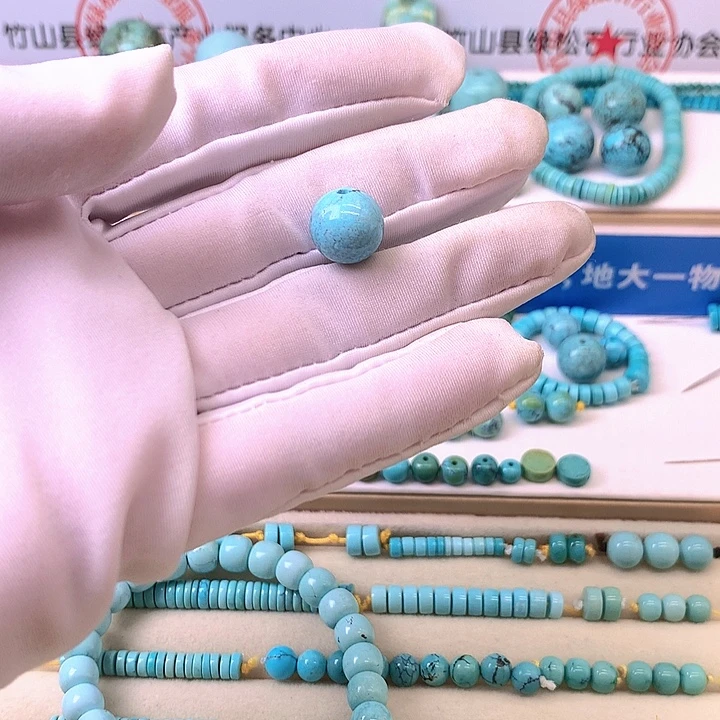 绿松石未镶嵌挂件