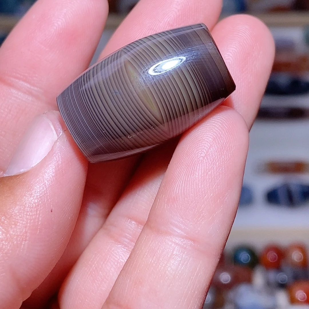 三****玛瑙未镶嵌吊坠…..