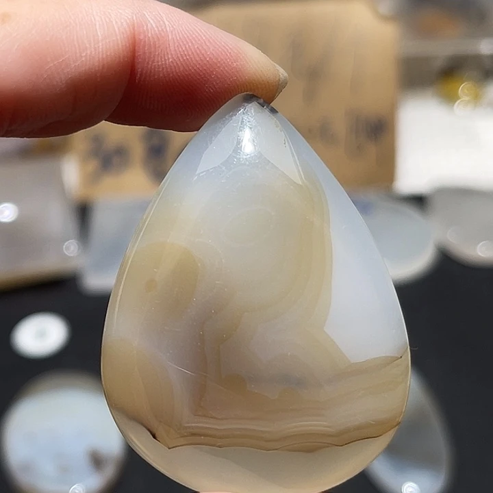 玛瑙/玉髓颈饰未镶嵌