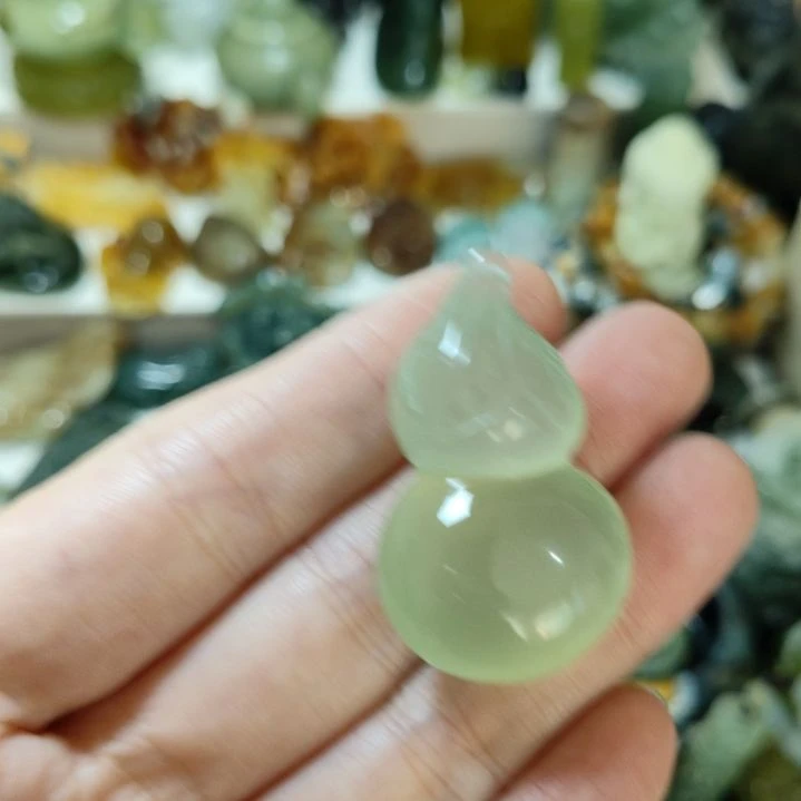 岫玉未镶嵌挂坠款式