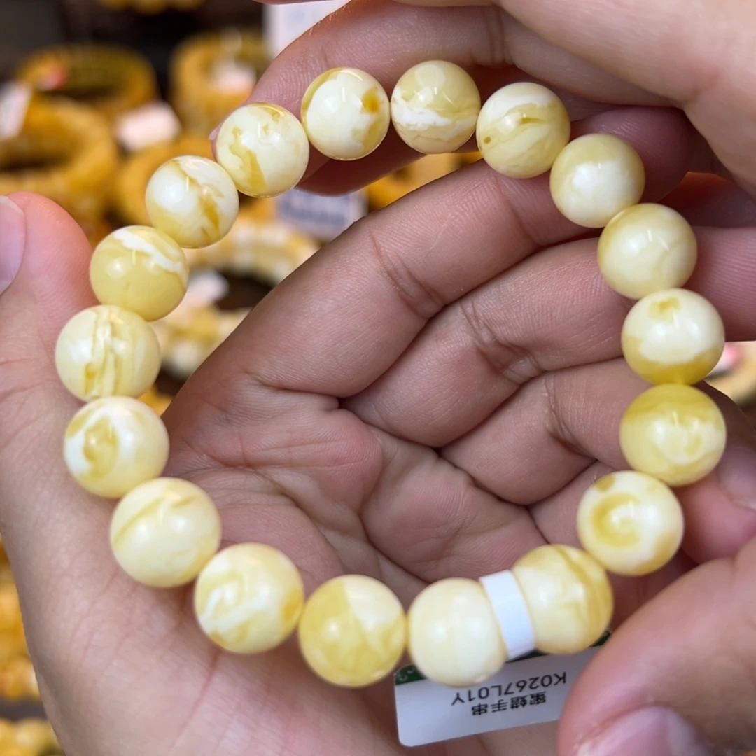 琥珀裸石未镶嵌jhgghbbbbbnn