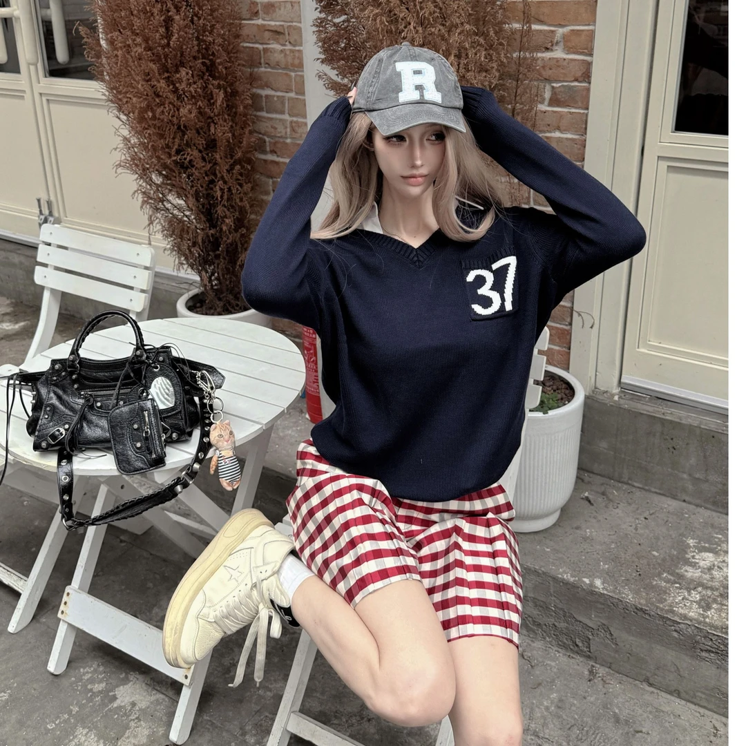 美式复古V领长袖针织衫女秋季穿搭软糯毛衣宽松显瘦格子短裤子潮