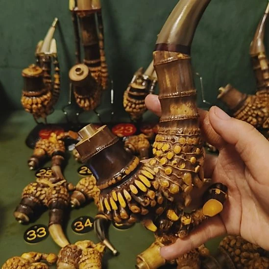 「***」贵州特色竹根烟斗工艺品手把件