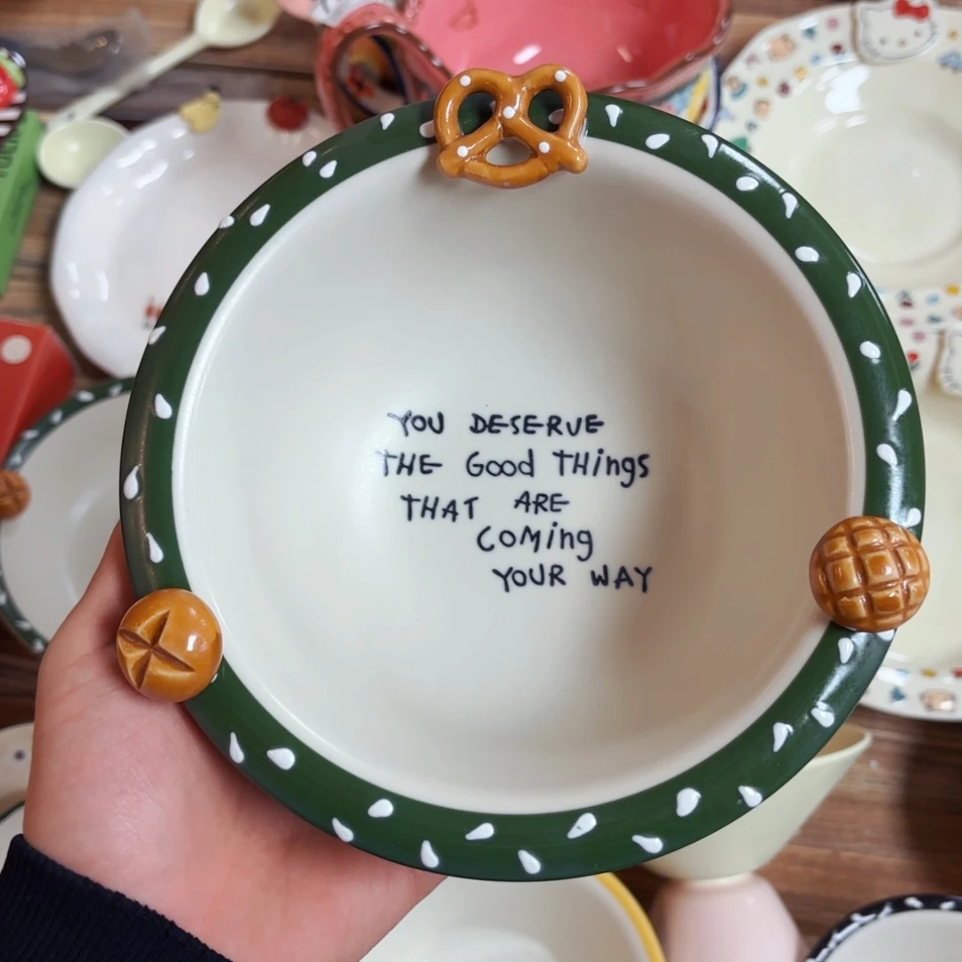 白瓷碱水结哑光七寸反口碗绿色