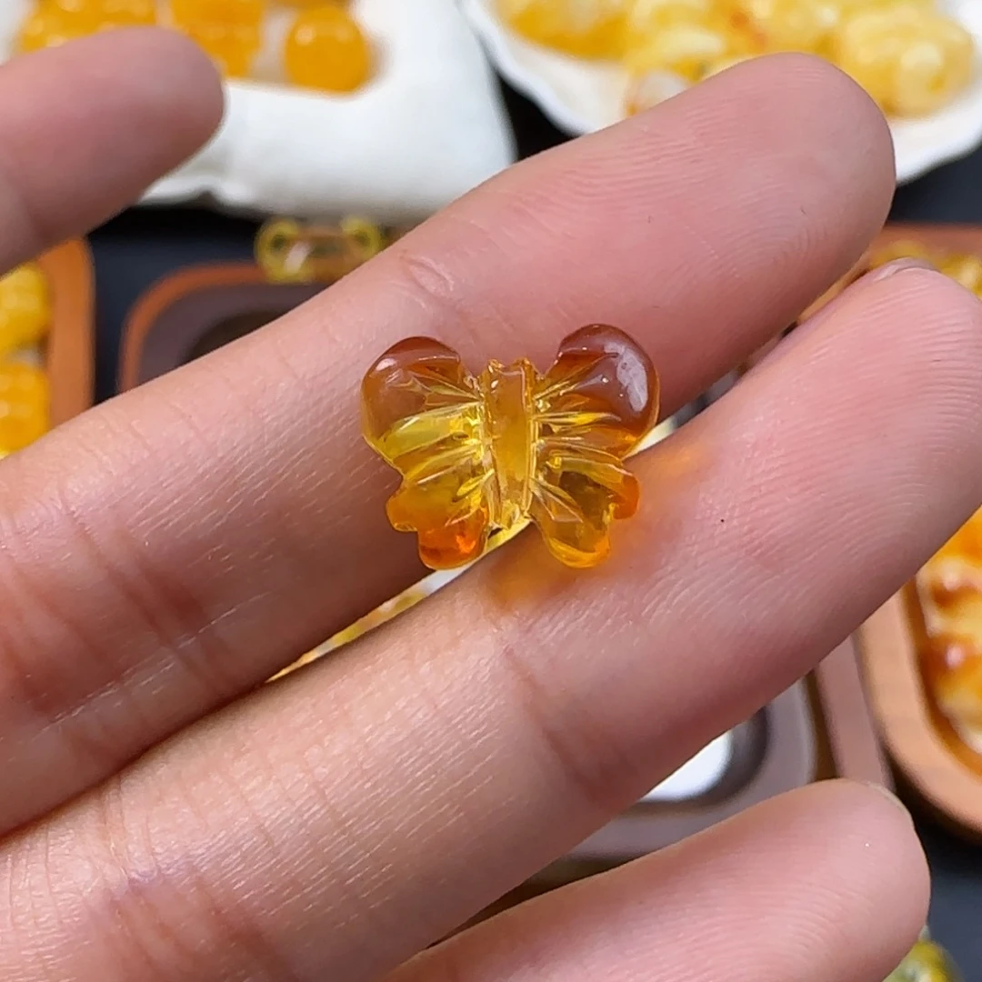 琥珀未镶嵌珠宝奇石一***虎蜜蜡